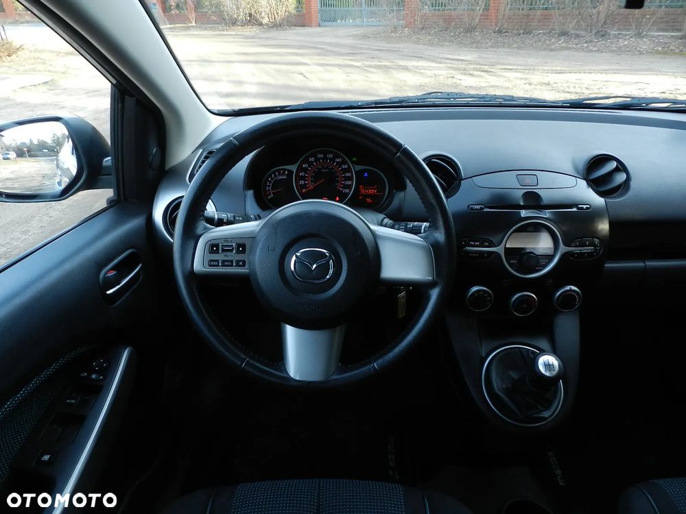 Mazda 2 - 7