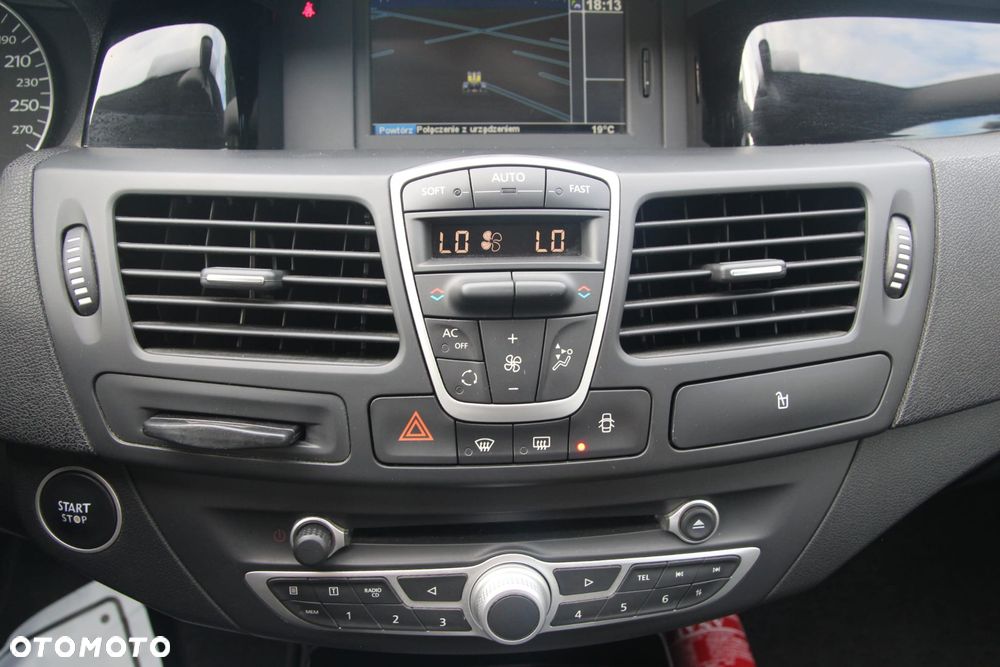 Renault Laguna dCi 110 FAP Bose Edition - 20