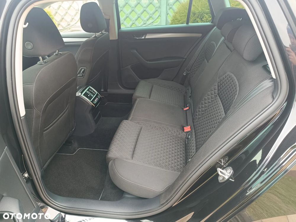 Skoda Superb 2.0 TDI DSG Premium Edition - 9