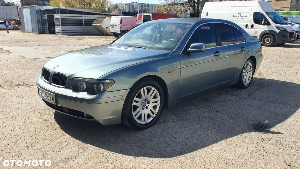 BMW Seria 7 735i - 26