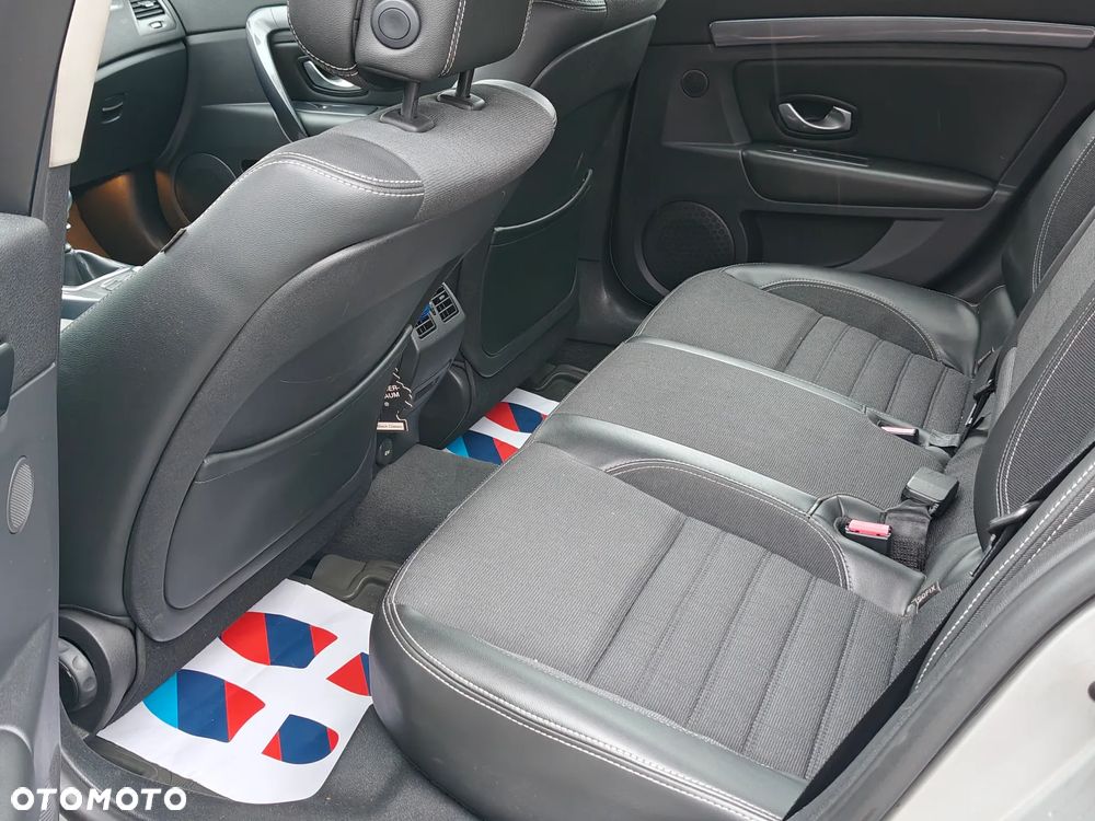 Renault Laguna ENERGY dCi 130 FAP Start-Stop Paris Business - 12