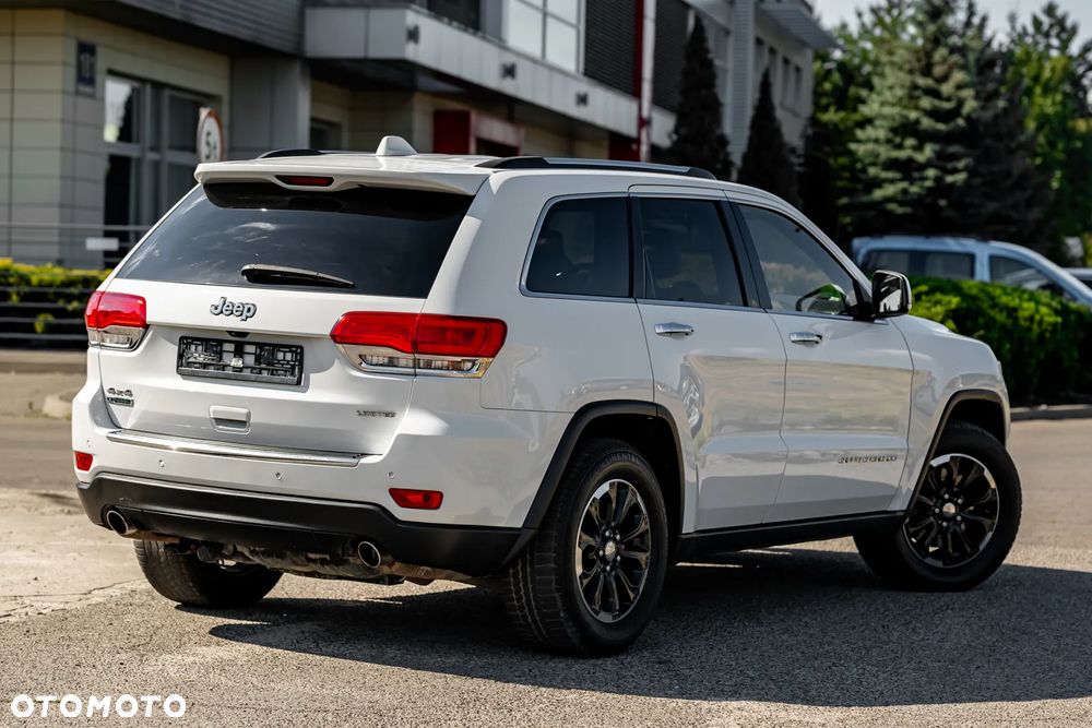 Jeep Grand Cherokee - 8