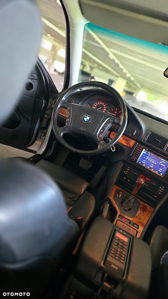 BMW Seria 5 - 30