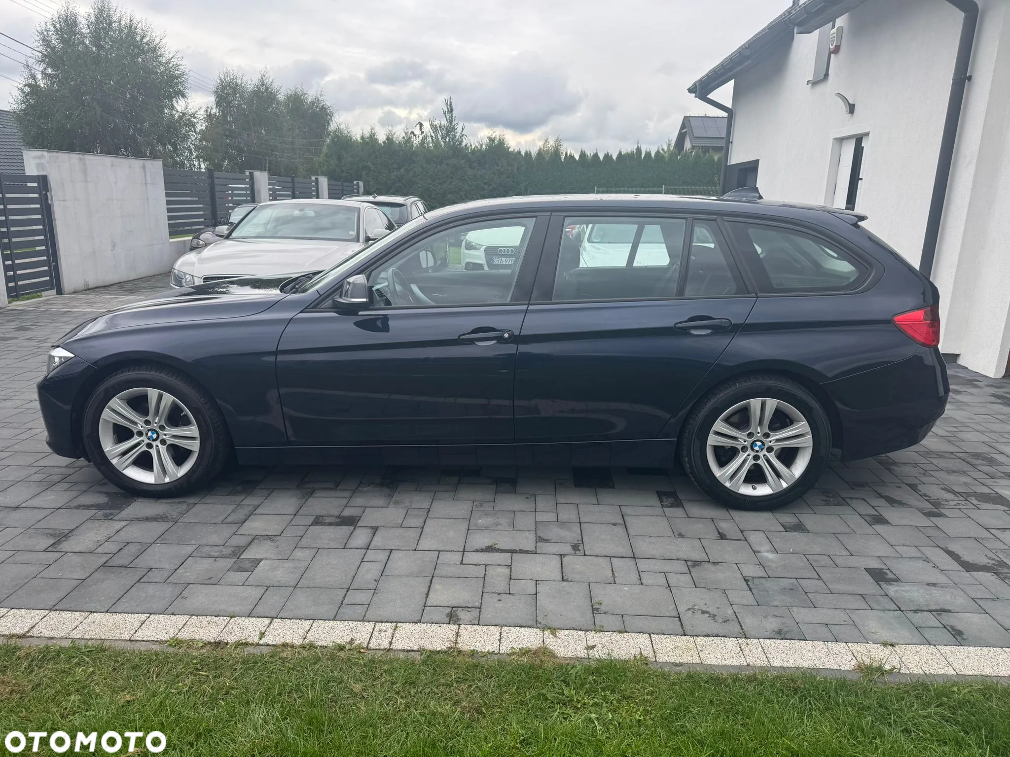 BMW Seria 3 318d Touring Sport Line - 8