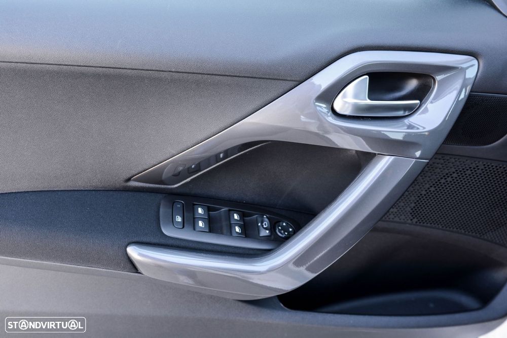 Peugeot 2008 1.5 BlueHDi Signature - 27