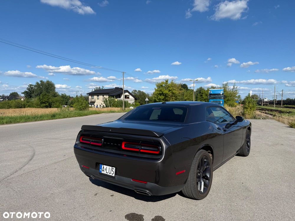 Dodge Challenger - 6