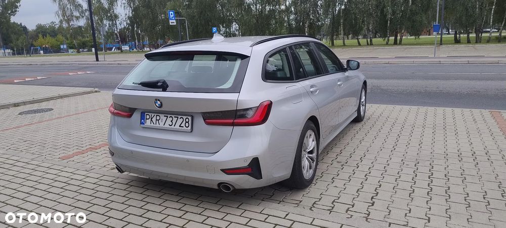 BMW Seria 3 318d - 8