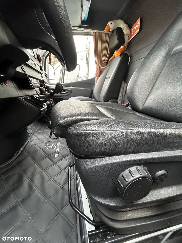 Mercedes-Benz Sprinter 319 - 9