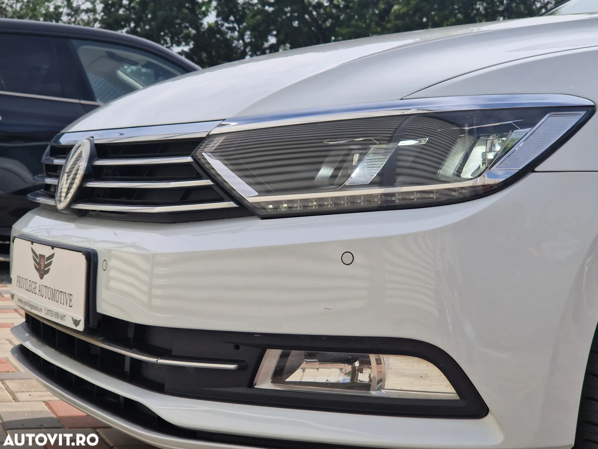 Volkswagen Passat - 17