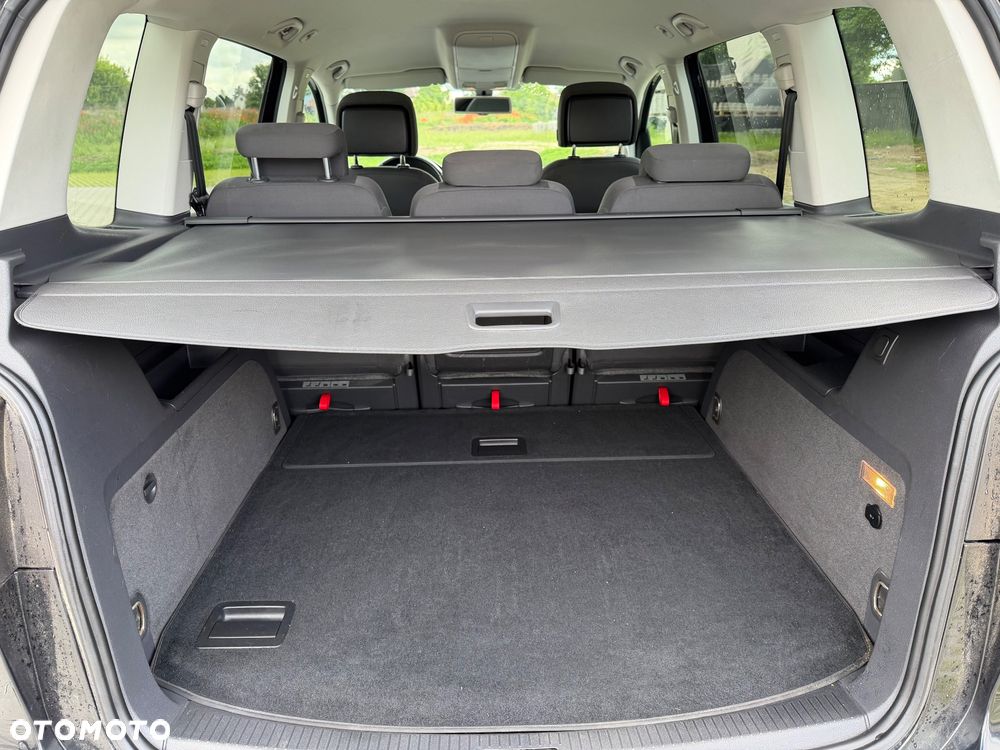 Volkswagen Touran 1.6 TDI DPF BlueMot Comfortline - 21