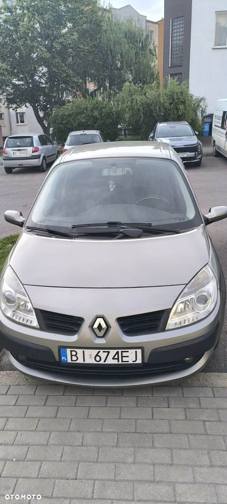 Renault Scenic - 1