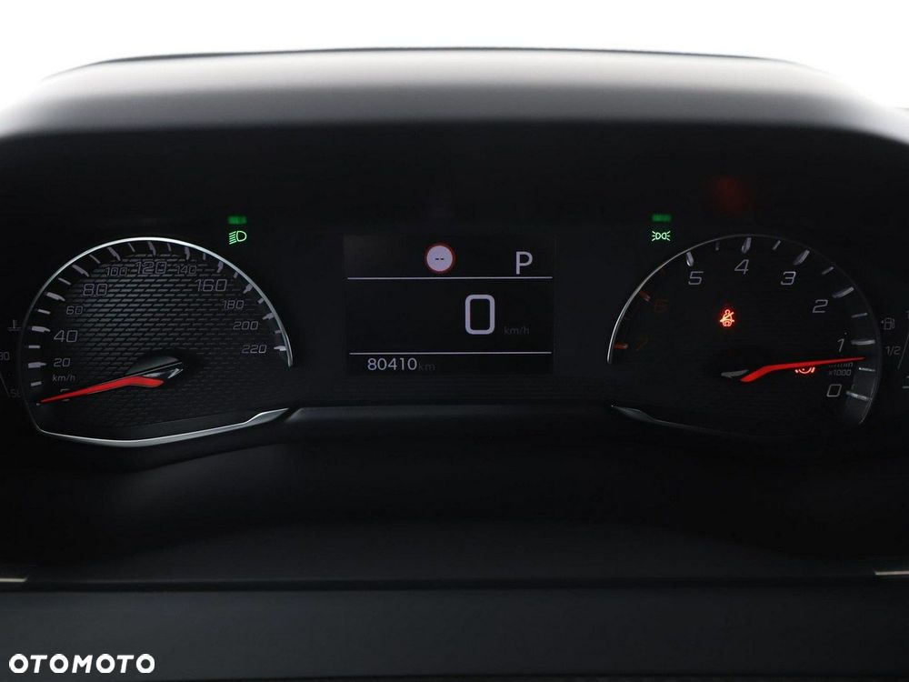 Peugeot 2008 PureTech 130 Allure S&S EAT8 - 23