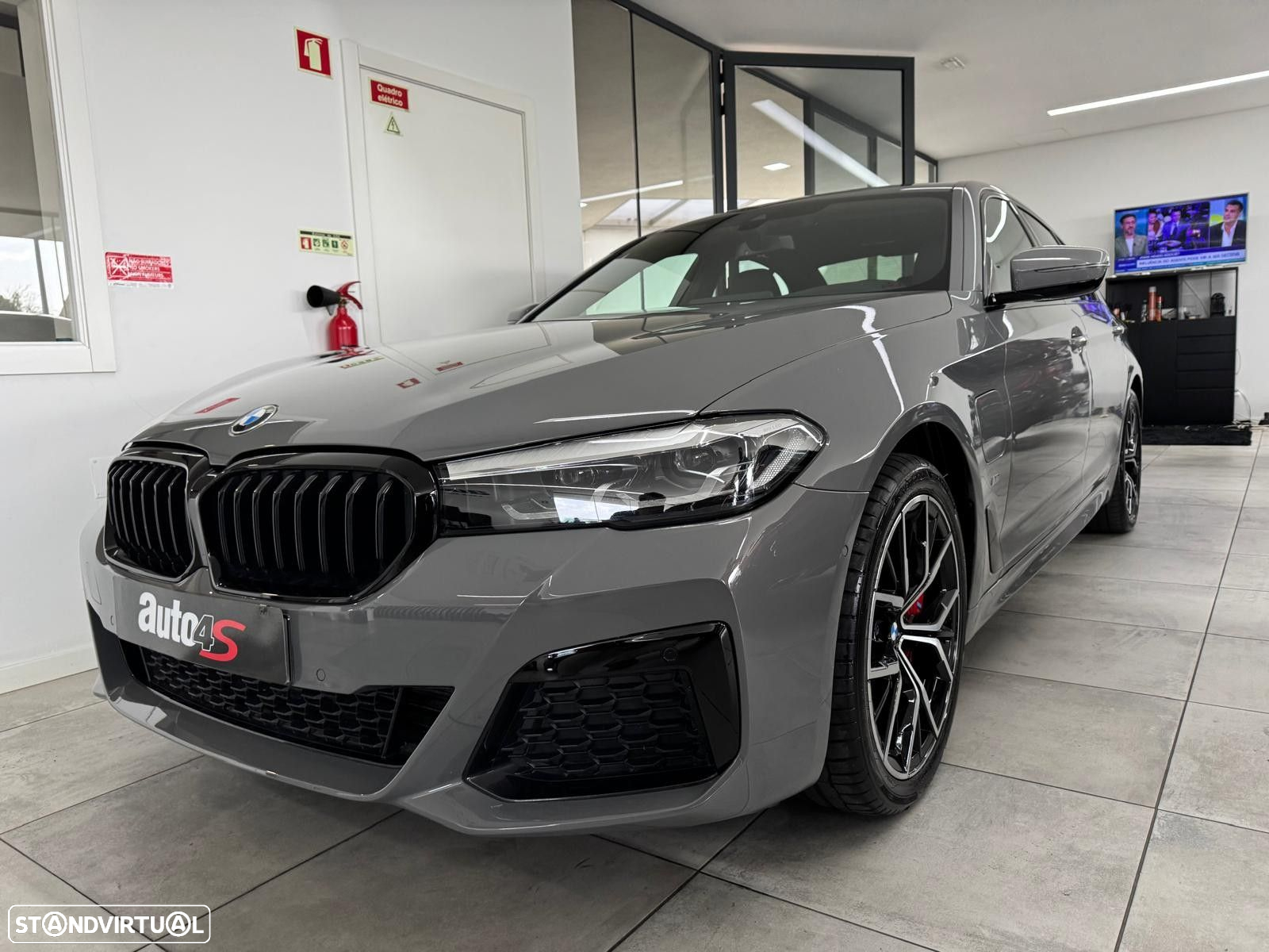 BMW 520 e Pack M - 2