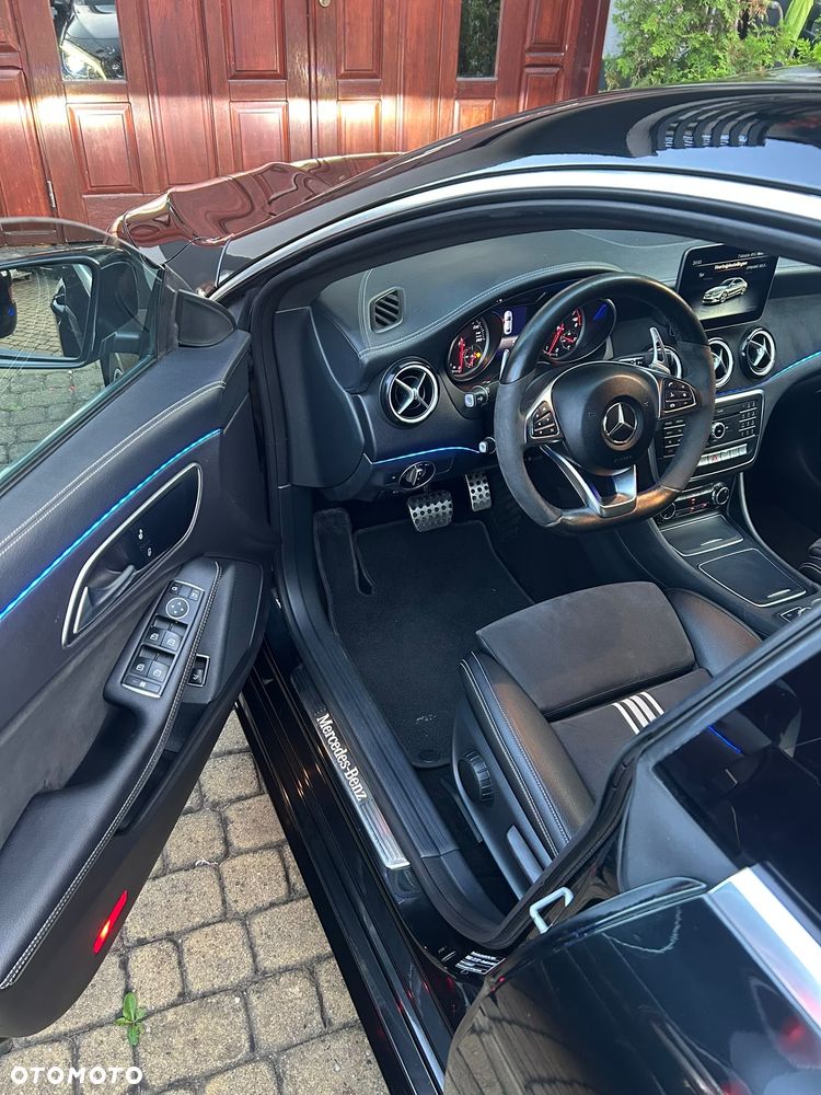Mercedes-Benz CLA 180 7G-DCT AMG Line - 12