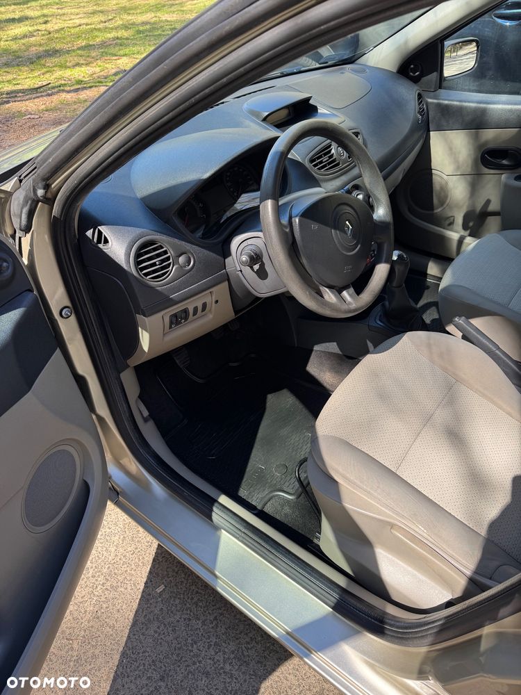 Renault Clio 1.2 16V Expression - 18