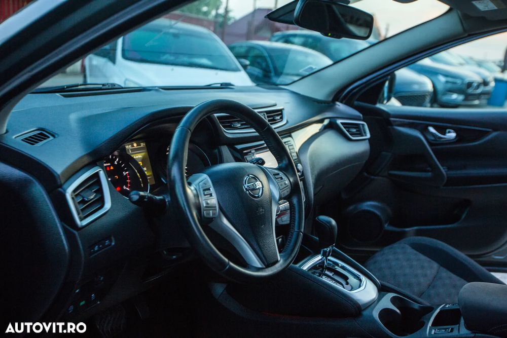 Nissan Qashqai 1.6 DCI Xtronic TEKNA - 17