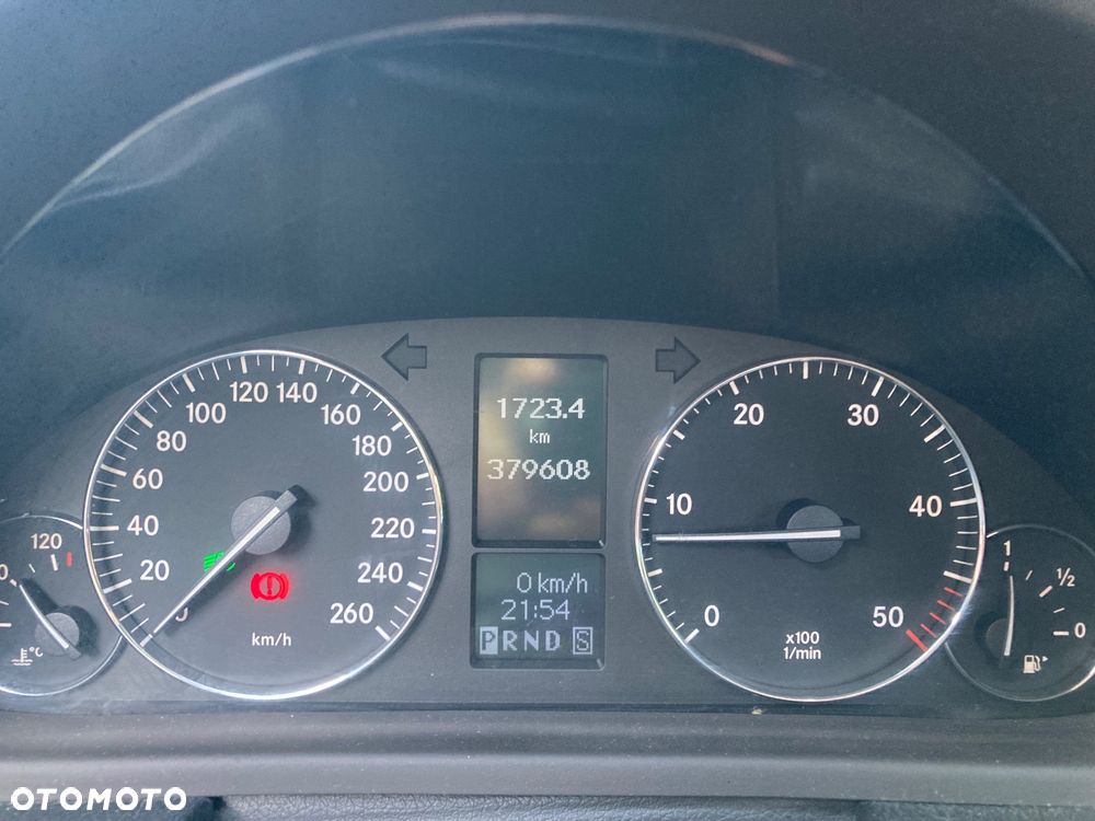 Mercedes-Benz Klasa C 220 CDI Automatik Classic DPF - 18