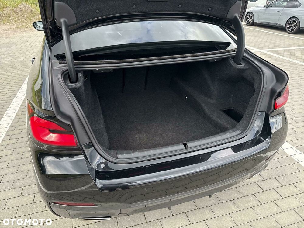 BMW Seria 5 520d M Sport - 33