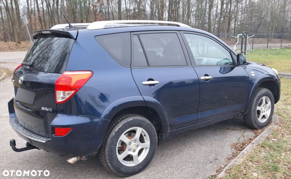 Toyota RAV4 - 4
