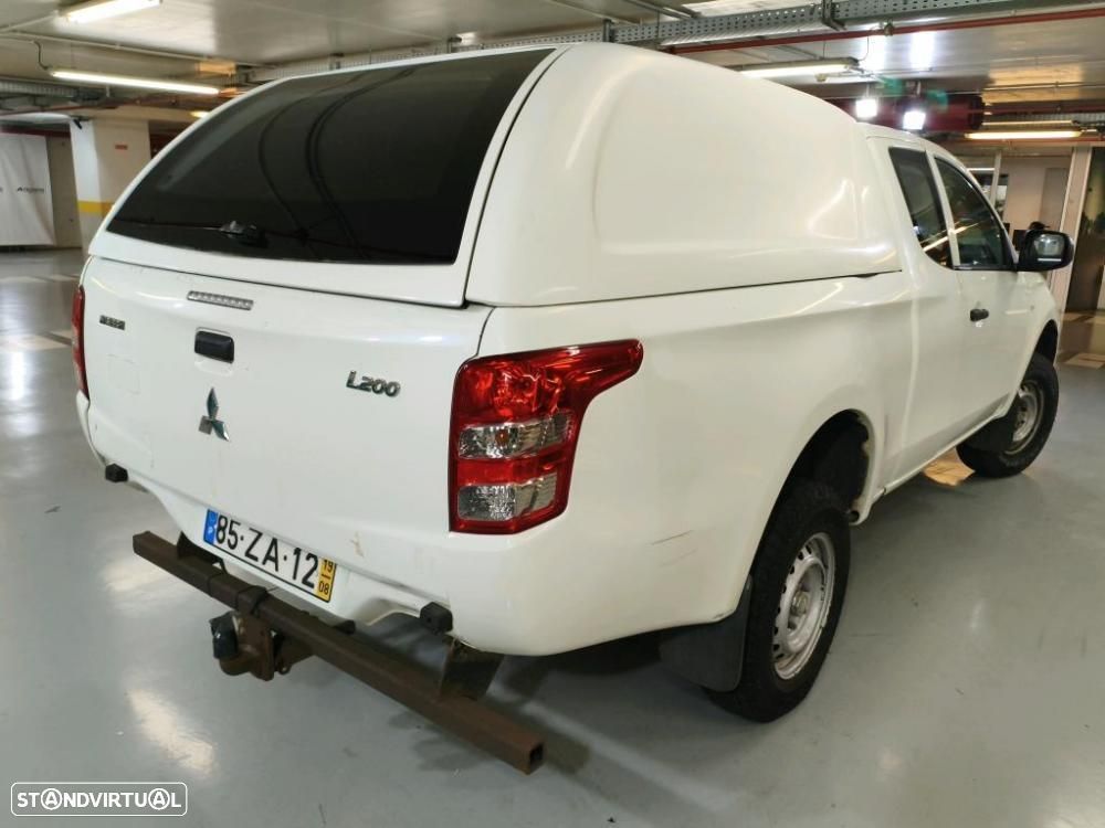 Mitsubishi L200 2.4 DI-D Club Invite 4WD - 6
