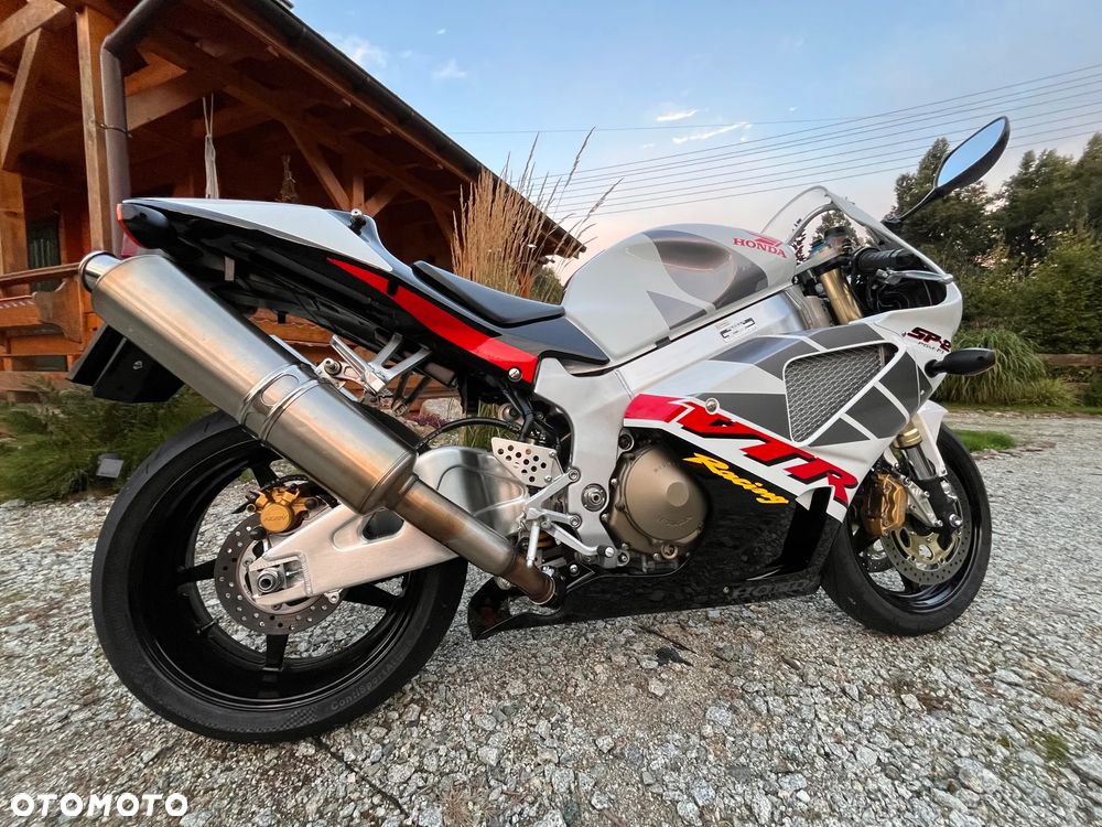 Honda VTR - 17