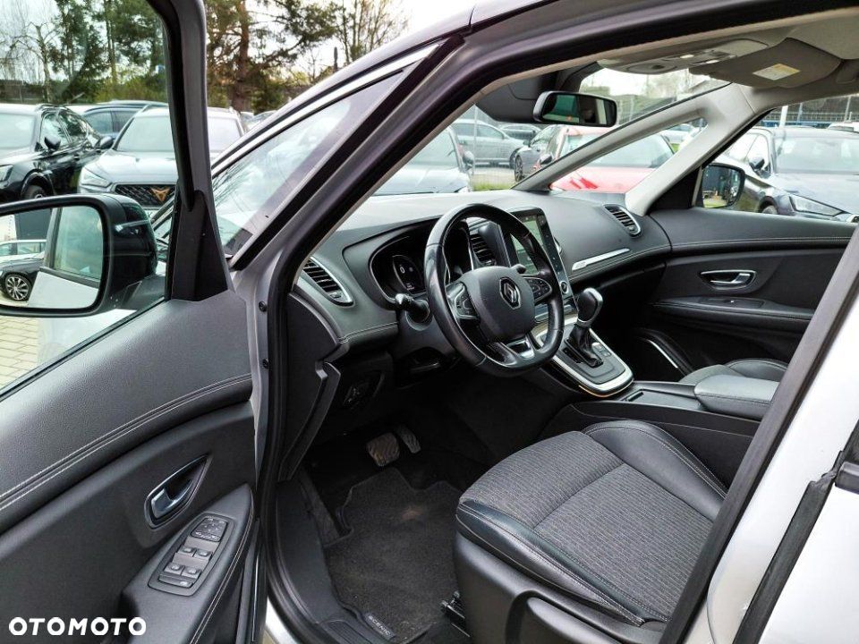 Renault Grand Scenic - 14