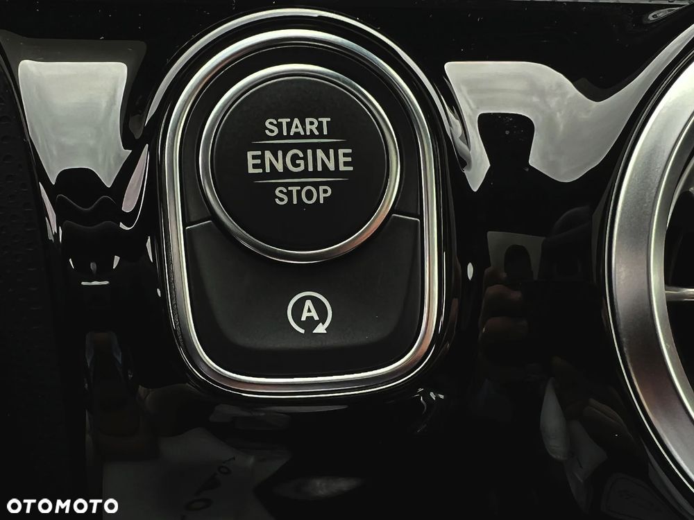 Mercedes-Benz Klasa A 220 4-Matic AMG Line 7G-DCT - 36