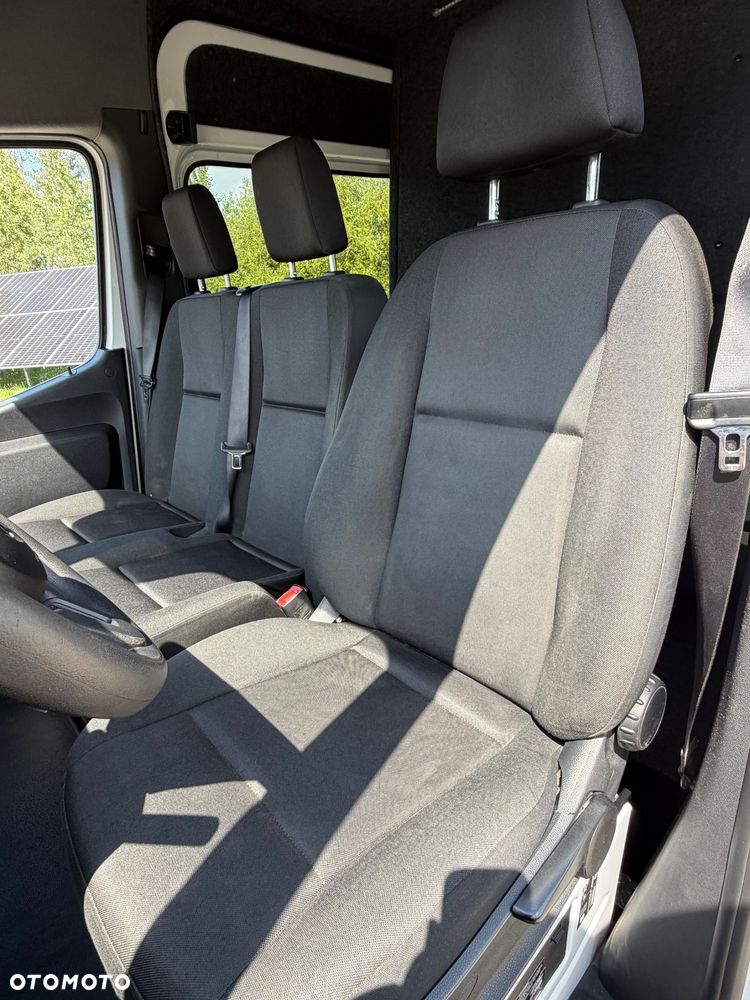 Mercedes-Benz Sprinter - 12