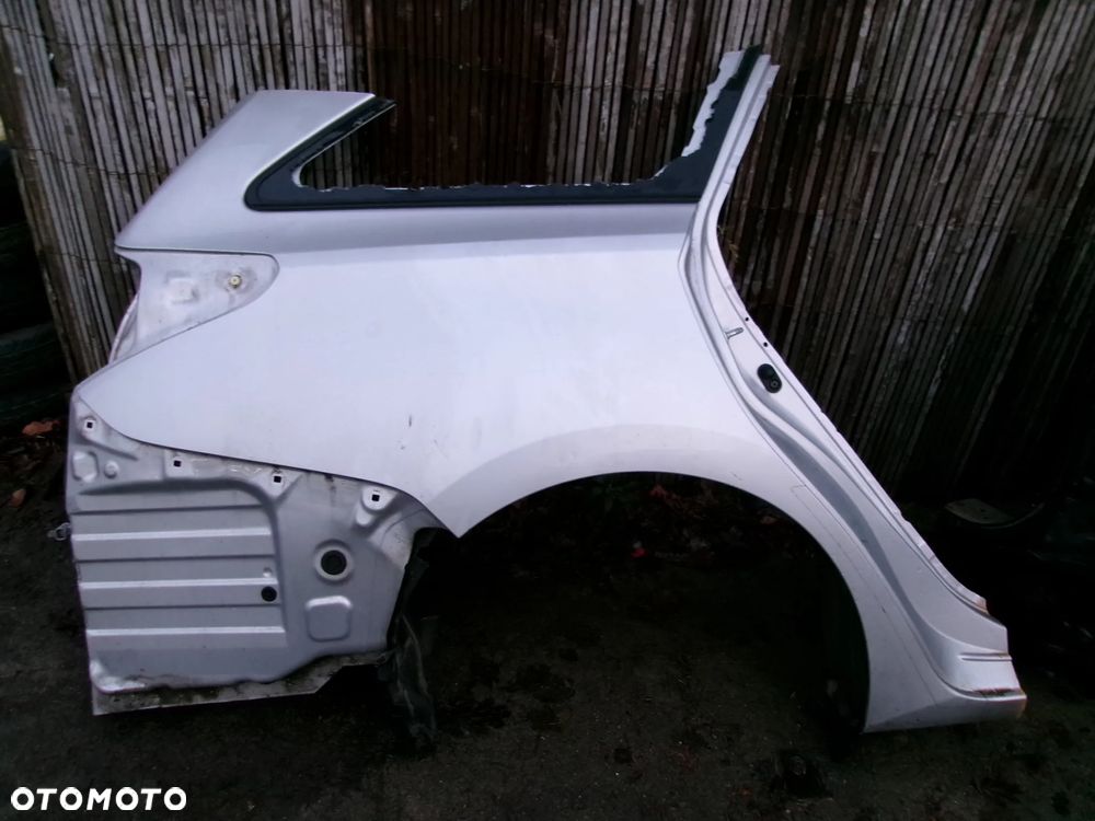BŁOTNIK TYŁ PRAWY ĆWIARTKA TOYOTA AURIS II  12-18  KOMBI - 1
