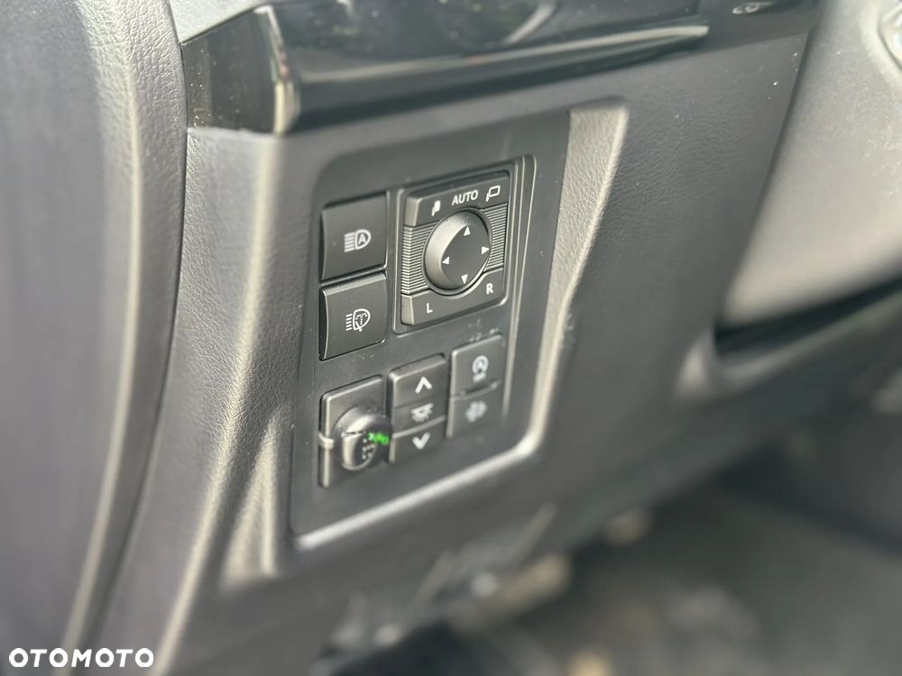 Toyota Land Cruiser LC 2.8 D-4D Executive - 29
