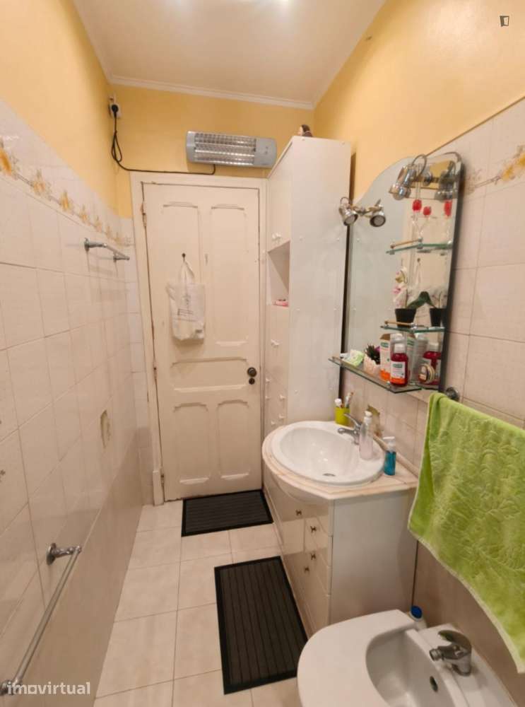 Quarto - localizado em Penha de França Lisbon - Grande imagem: 4/12