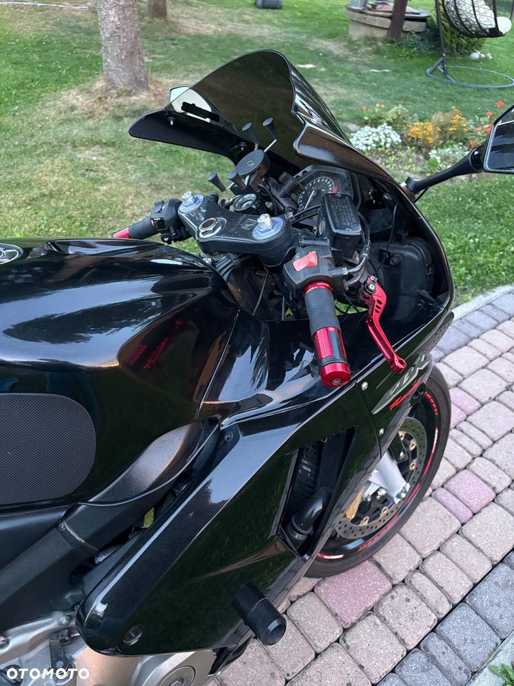 Honda CBR - 6