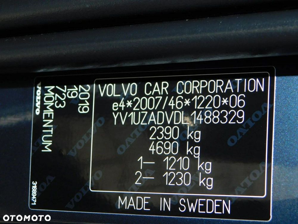 Volvo XC 60 D4 Momentum Pro - 21