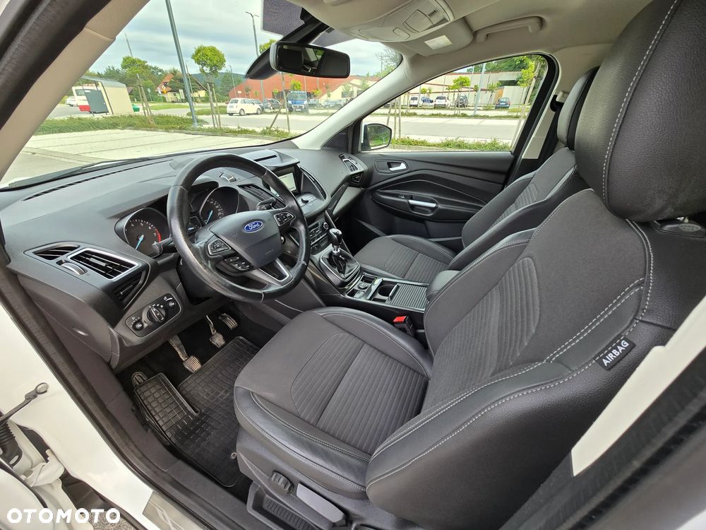 Ford Kuga 1.5 EcoBoost 2x4 Titanium - 8