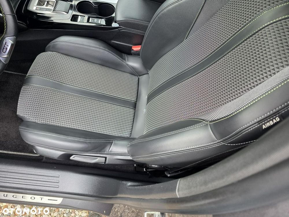 Peugeot 2008 1.2 PureTech GT Pack S&S EAT8 - 26