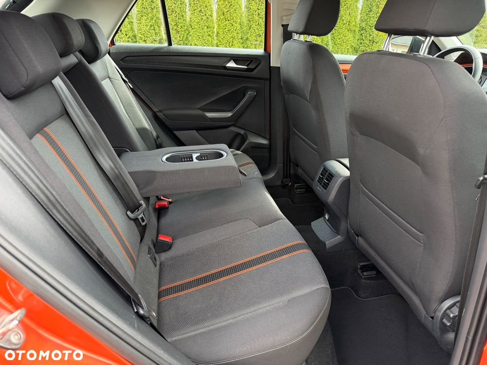 Volkswagen T-Roc - 35