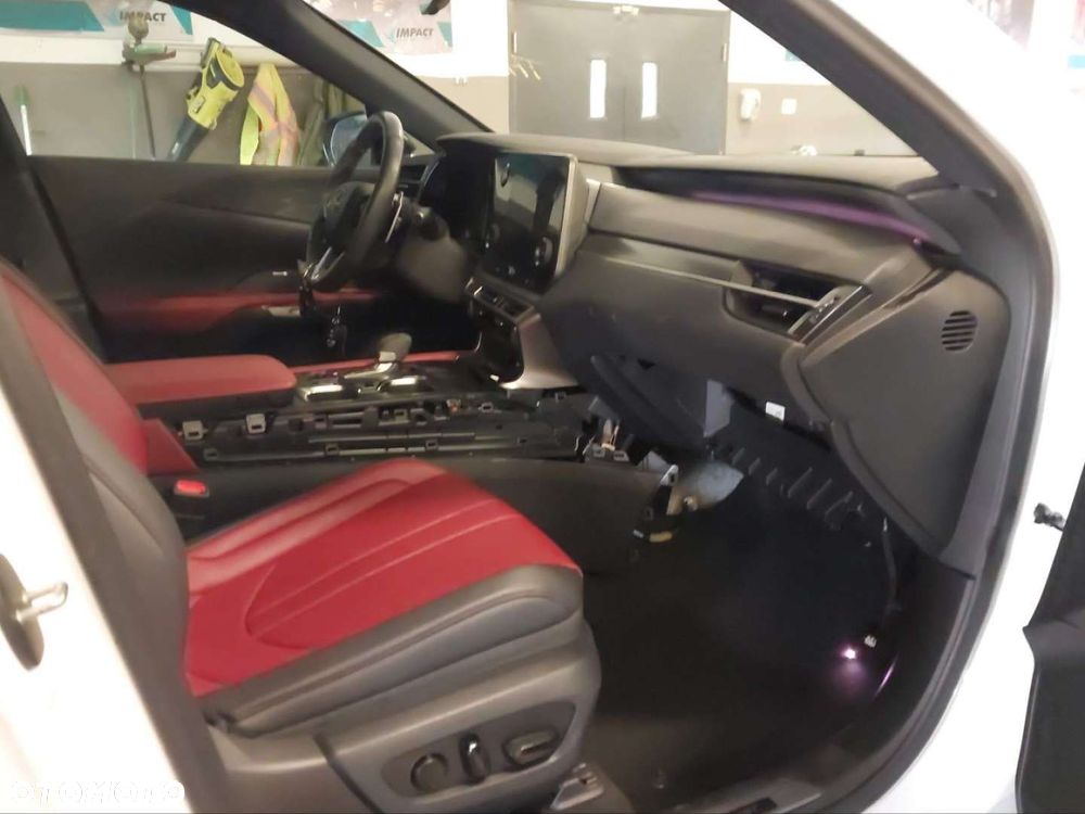 Lexus RX - 12
