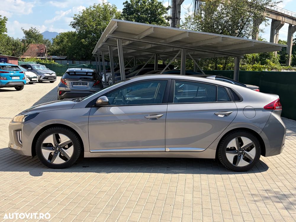 Hyundai IONIQ - 27