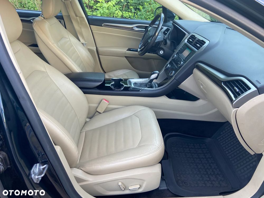 Ford Fusion 2.0 EcoBoost Titanium - 13