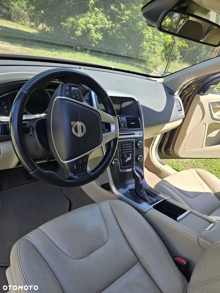 Volvo XC 60 D5 AWD Summum - 16