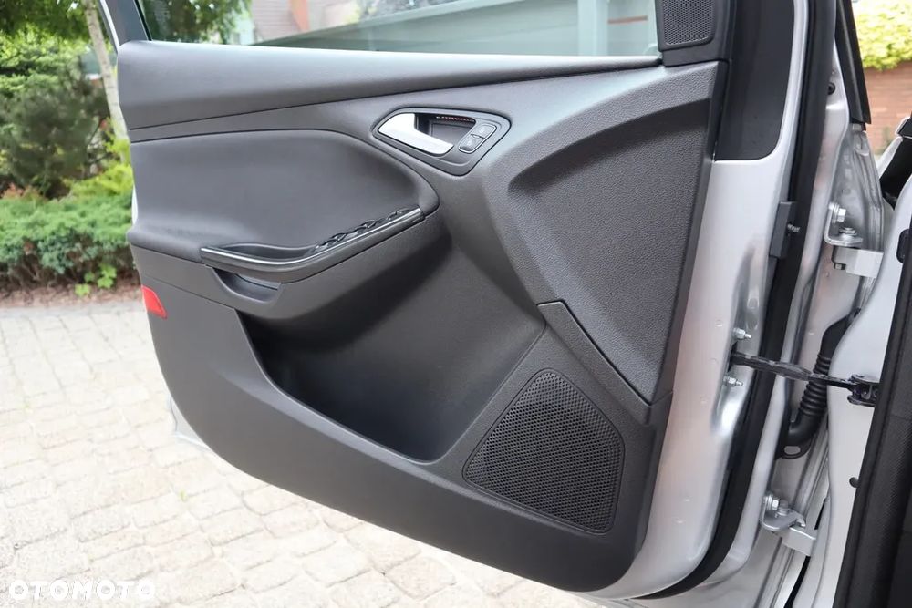 Ford Focus 1.5 EcoBlue Start-Stopp-System TITANIUM - 20