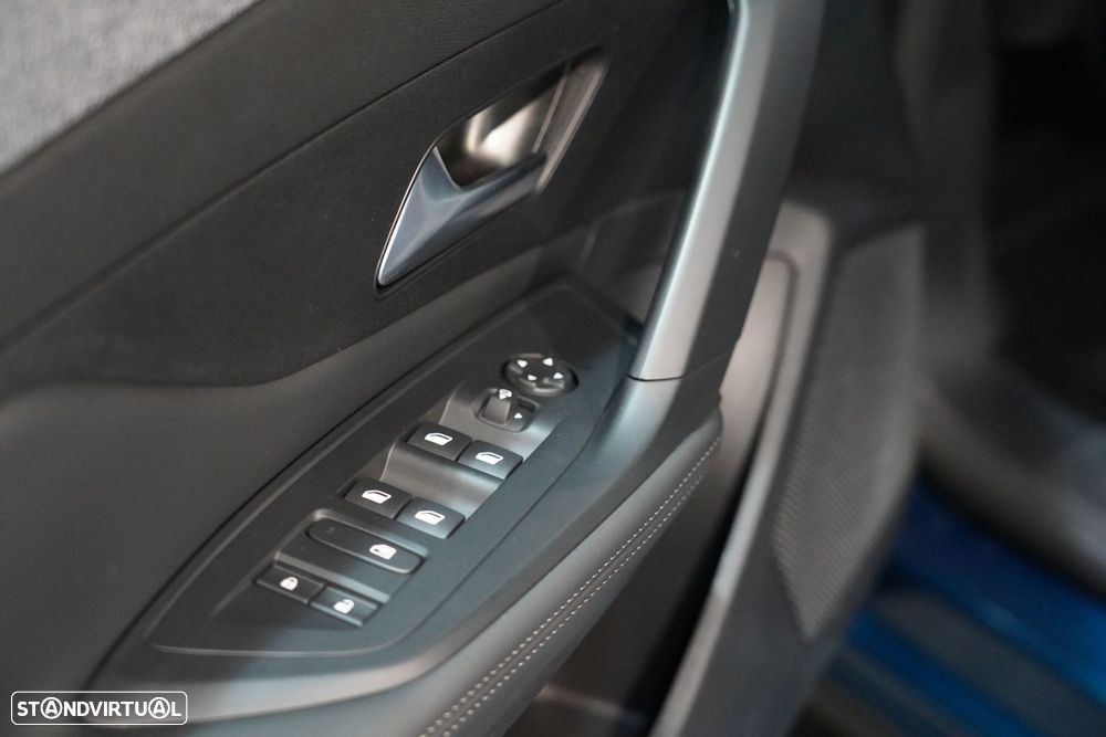 Peugeot 408 1.2 PureTech Allure EAT8 - 38