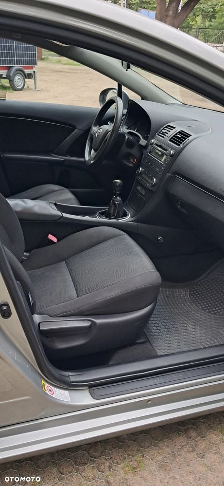 Toyota Avensis 1.6 Luna - 5