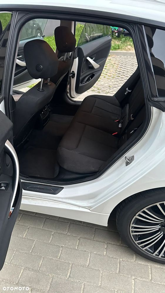 BMW Seria 3 320i xDrive - 9
