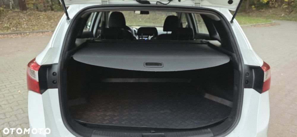 Hyundai i30 1.6 GDI Classic + - 16
