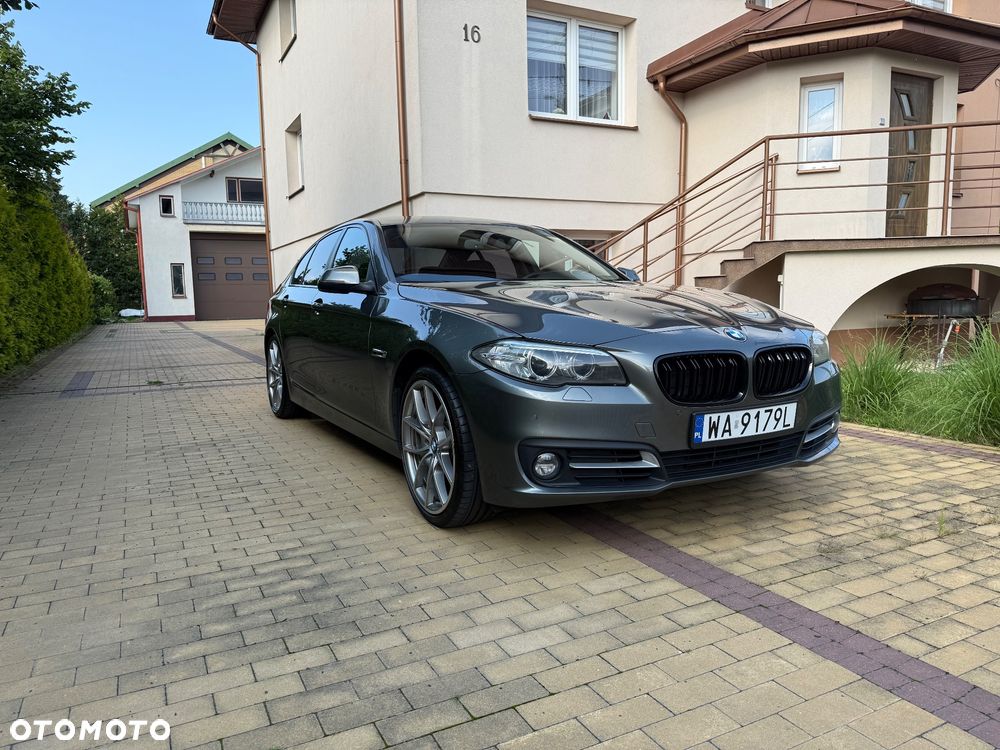 BMW Seria 5 520d xDrive - 13