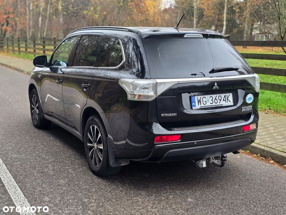 Mitsubishi Outlander - 16