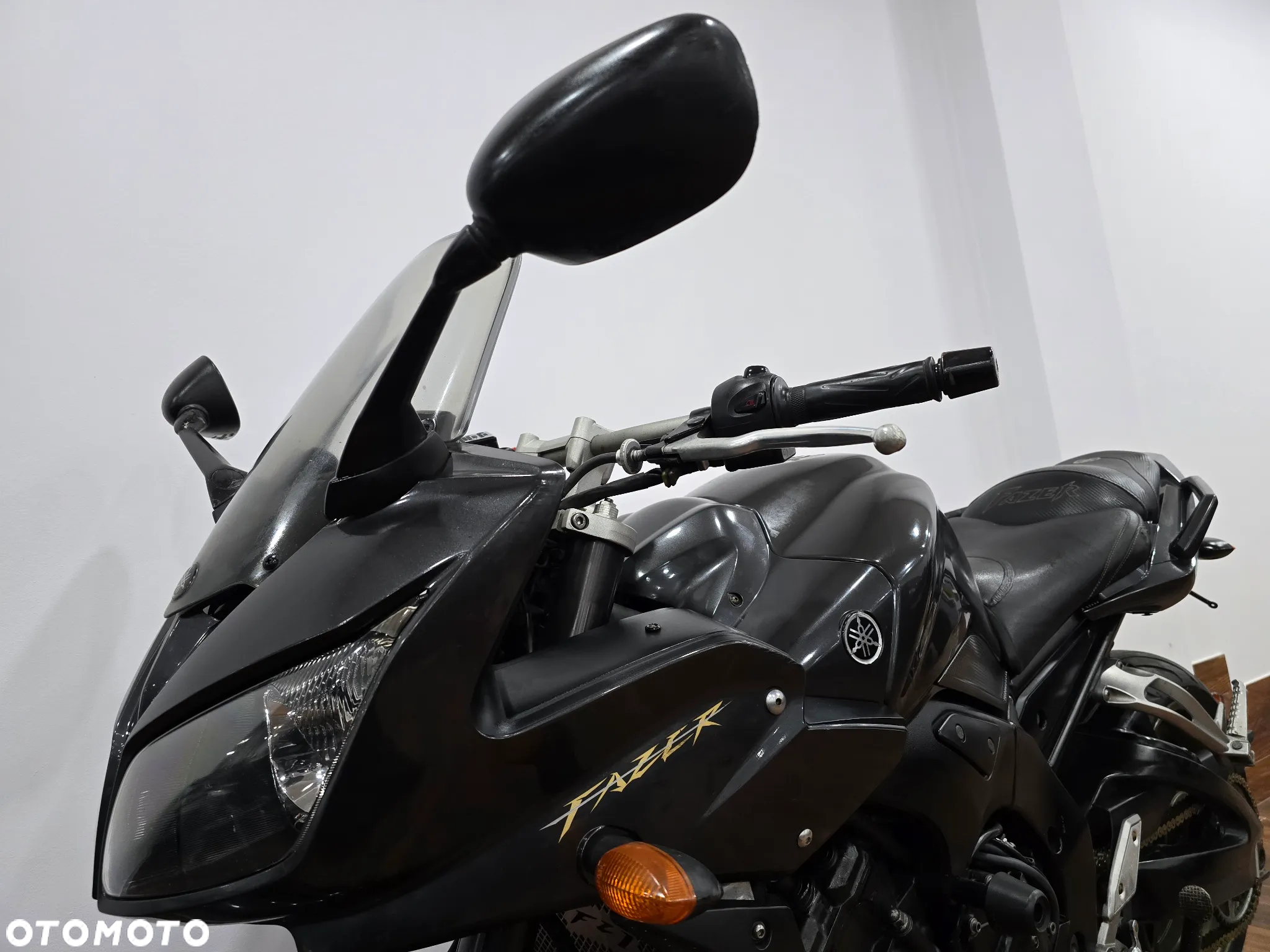 Yamaha FZ - 19