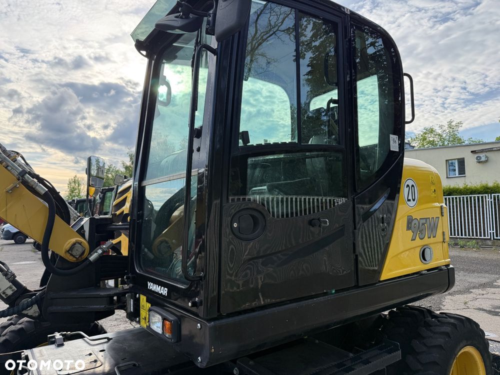 Yanmar Koparka kołowa B95W - 29