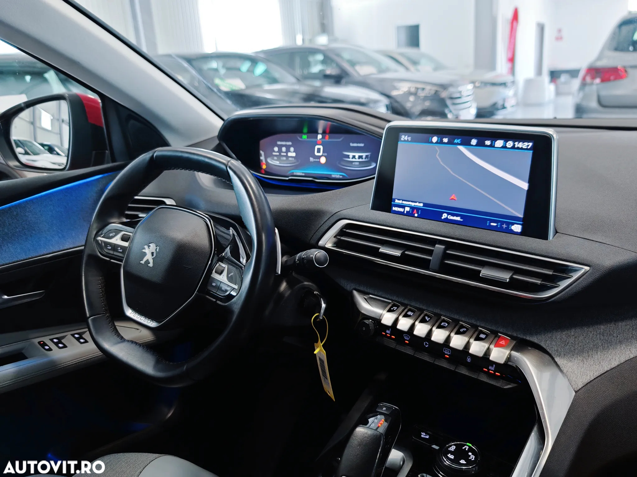Peugeot 3008 1.2 PureTech S&S EAT8 Allure - 11